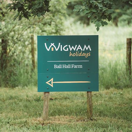 East Cottingwith Ball Hall Farm By Wigwam Holidays מראה חיצוני תמונה